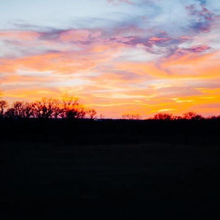 Stay On A 350-Acre Cattle Ranch! Brazos River! Tubing! Petting Zoo! Уедърфорд Екстериор снимка