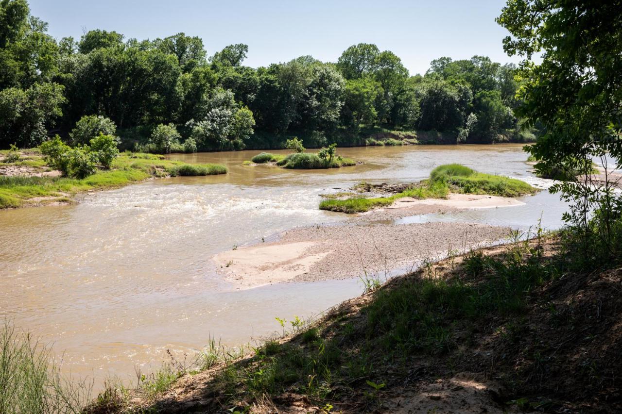 Stay On A 350-Acre Cattle Ranch! Brazos River! Tubing! Petting Zoo! Уедърфорд Екстериор снимка